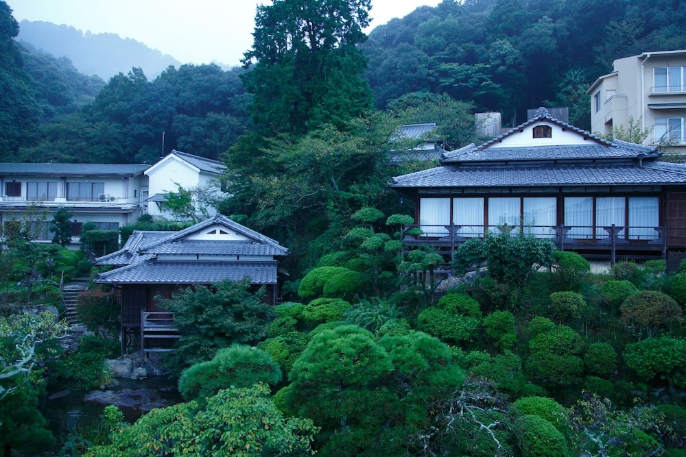 숙박 시설 구내