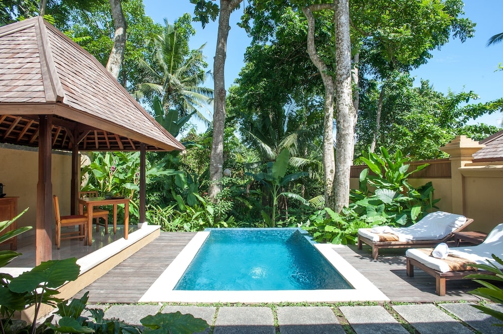 객실 내 식사 공간