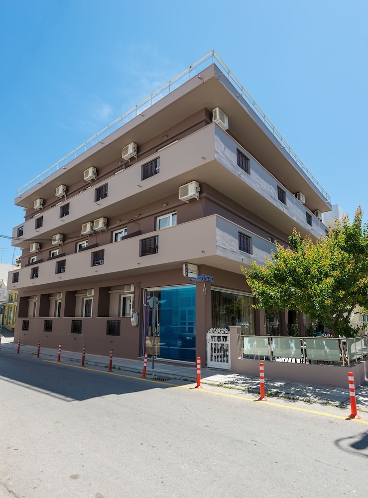 숙박 시설 입구