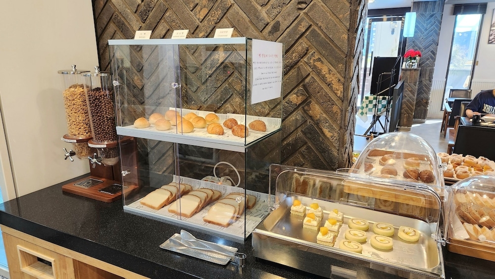 뷔페 아침 식사