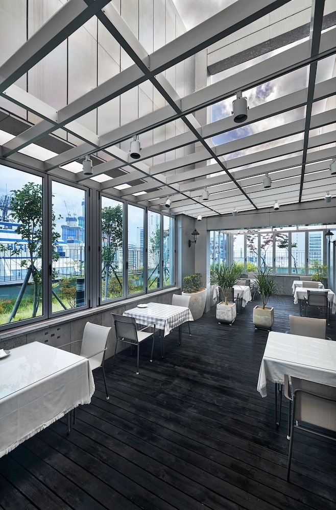 숙박 시설의 전망