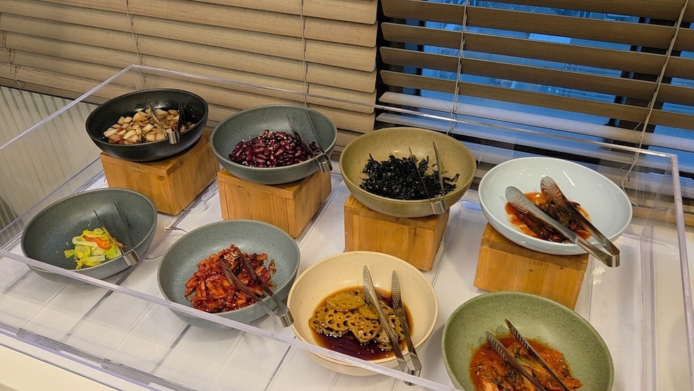 뷔페 아침 식사