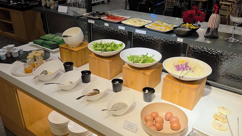 뷔페 아침 식사