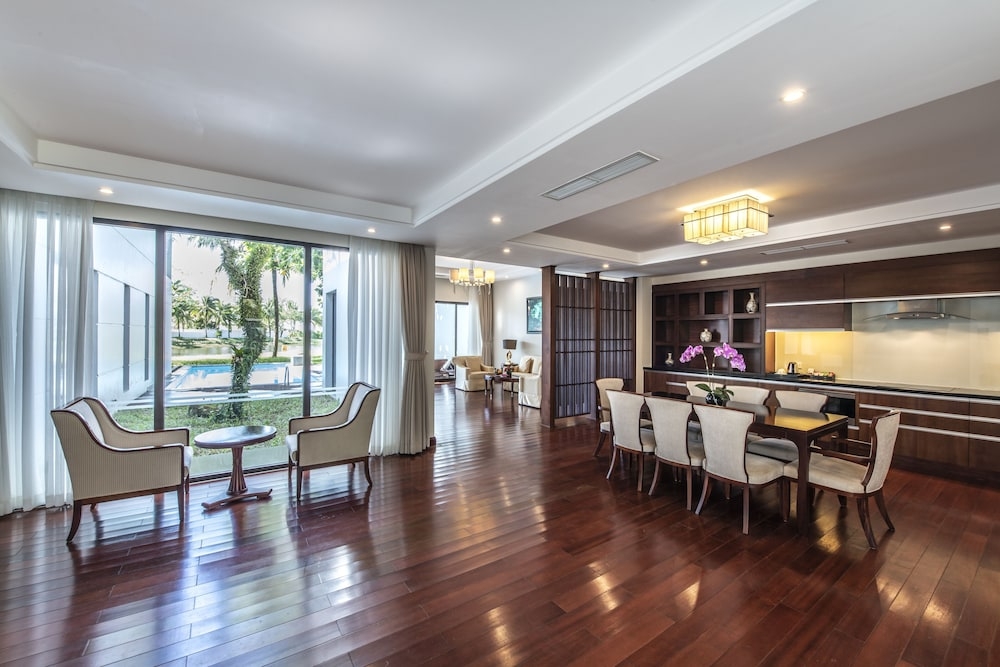 객실 내 식사 공간