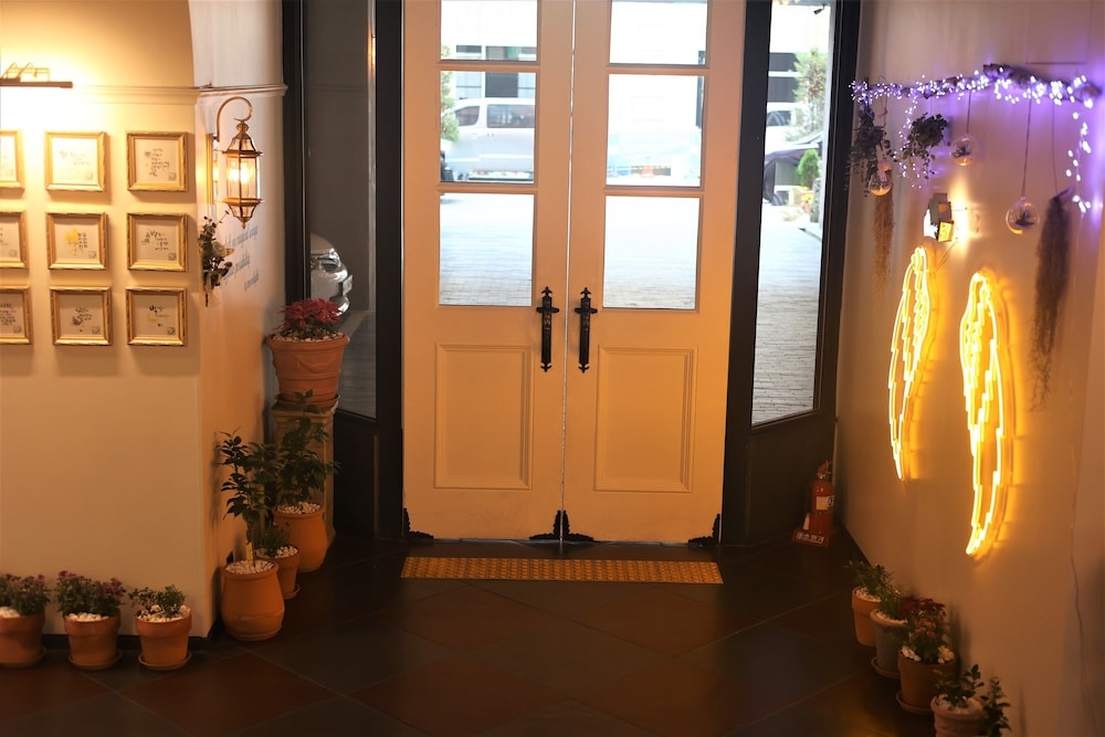 숙박 시설 정면