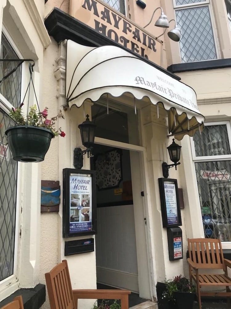 숙박 시설 입구