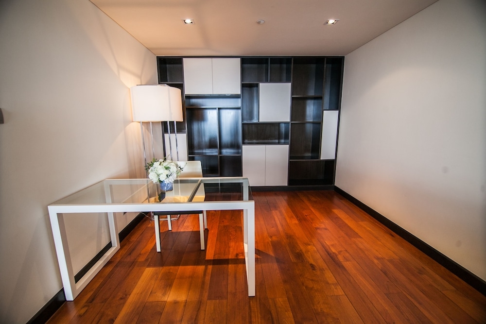 객실 내 비즈니스 센터