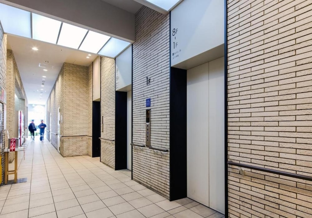 숙박 시설 입구