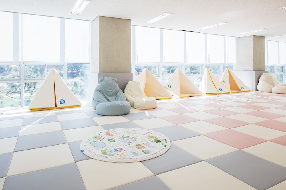 어린이 놀이 공간 - 실내