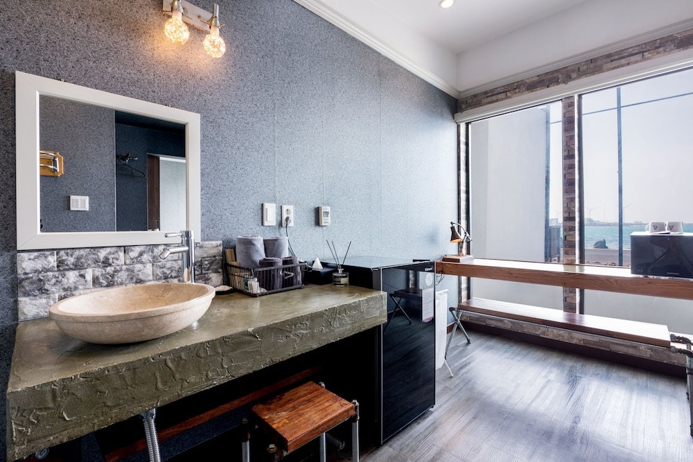 객실 내 식사 공간