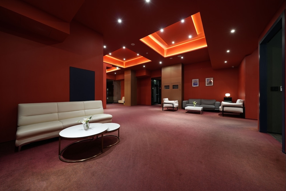 로비 좌석 공간