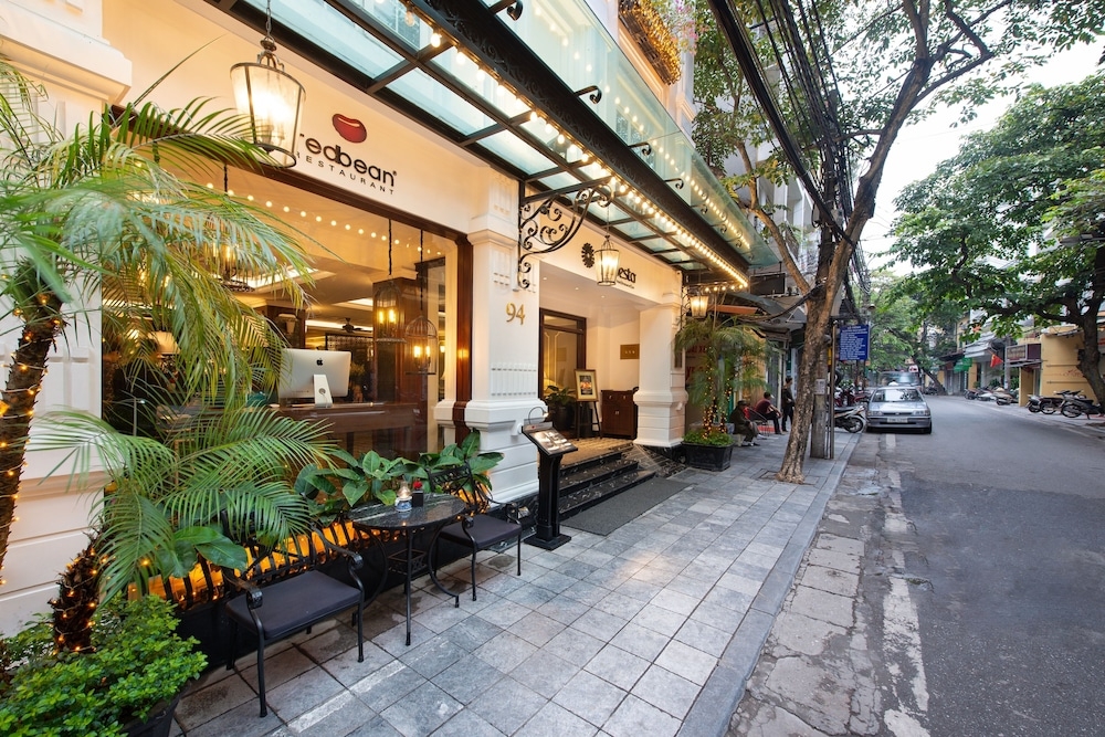 숙박 시설 정면