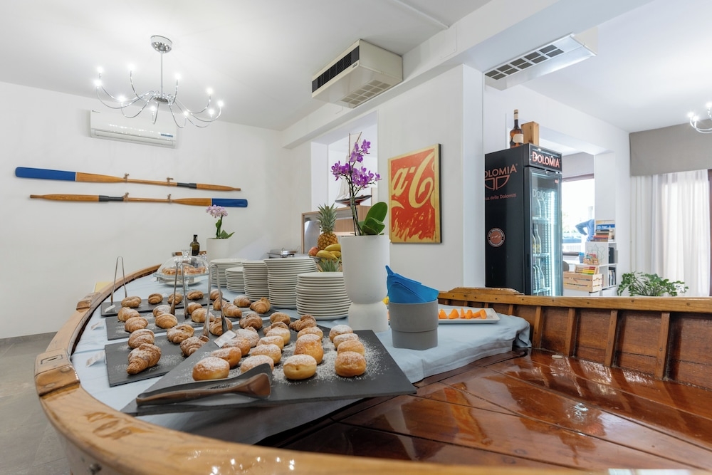 뷔페 아침 식사