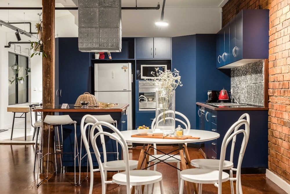 객실 내 식사 공간