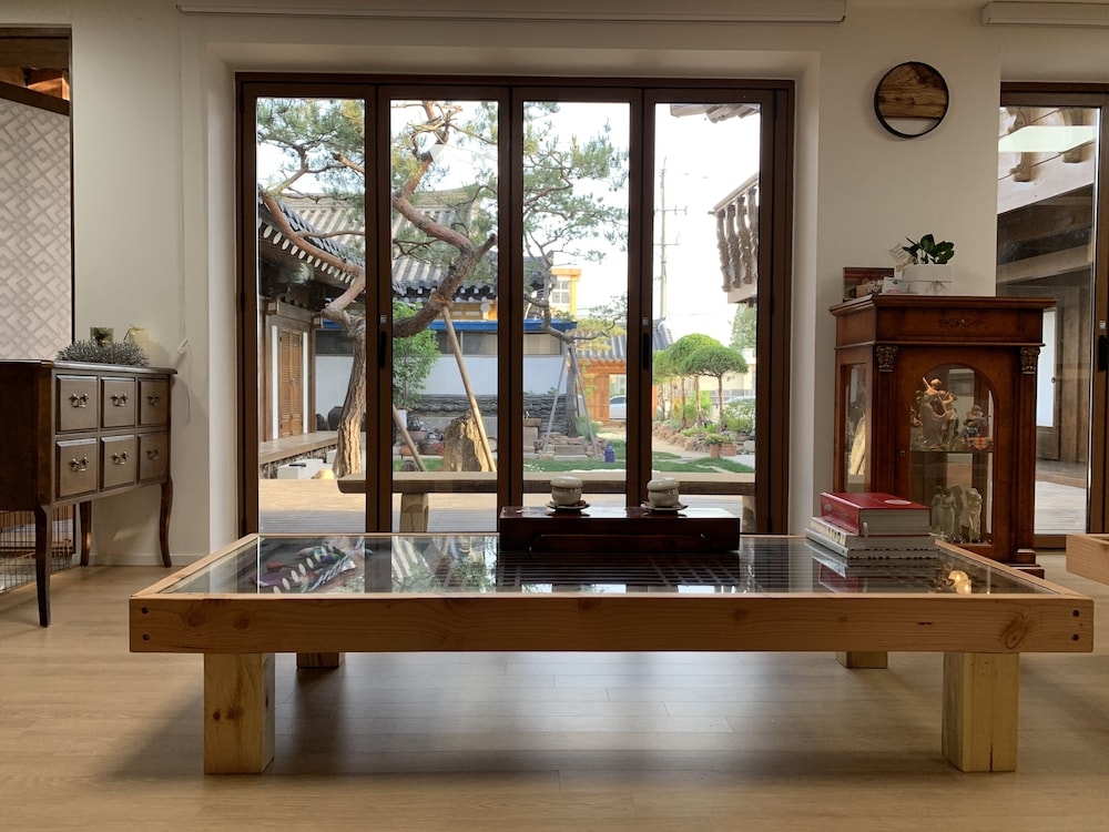 체크인/체크아웃 키오스크