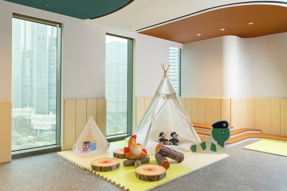 어린이 놀이 공간 - 실내