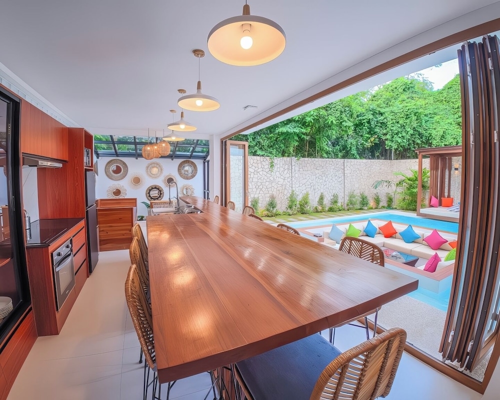 객실 내 식사 공간