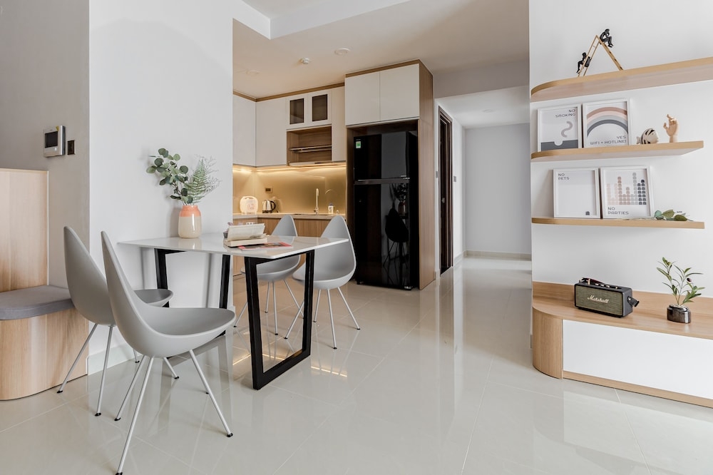 객실 내 식사 공간