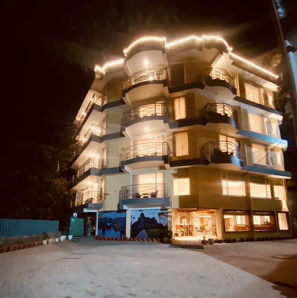 숙박 시설 정면