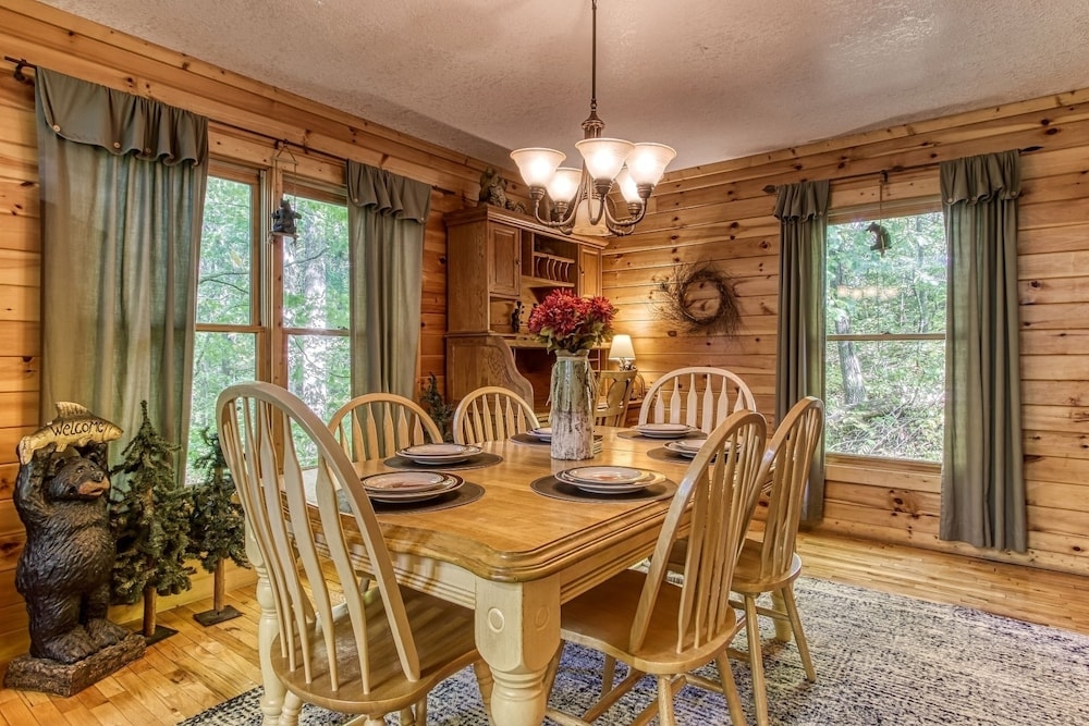 객실 내 식사 공간