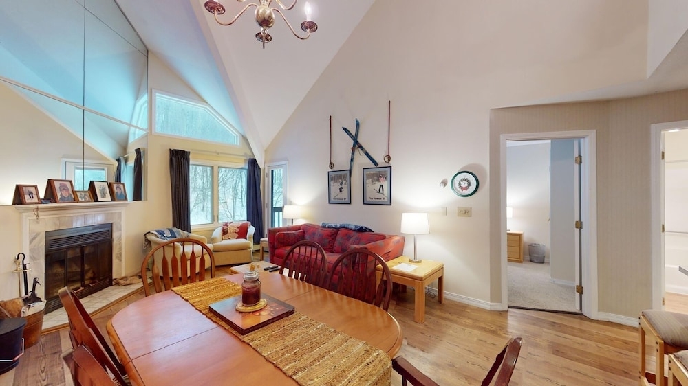 객실 내 식사 공간