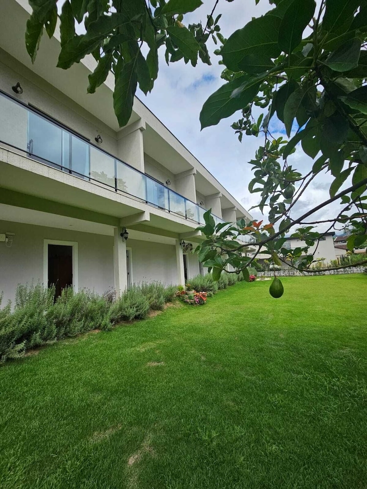 숙박 시설 구내