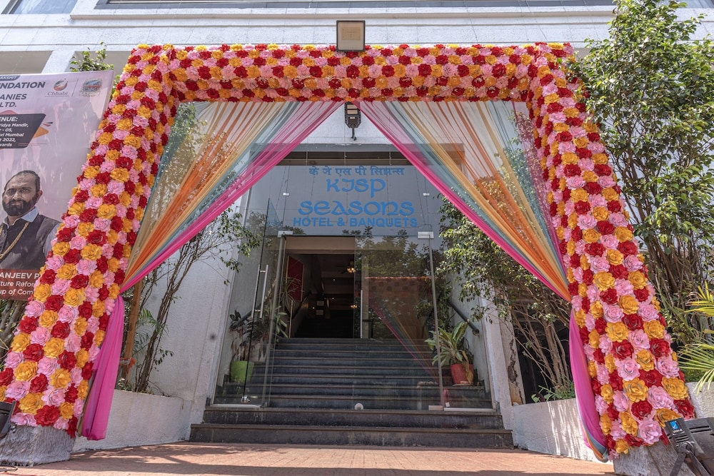 숙박 시설 입구