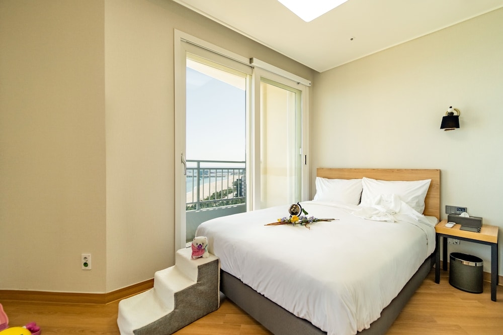 객실 내 식사 공간