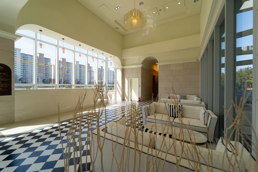 로비 좌석 공간