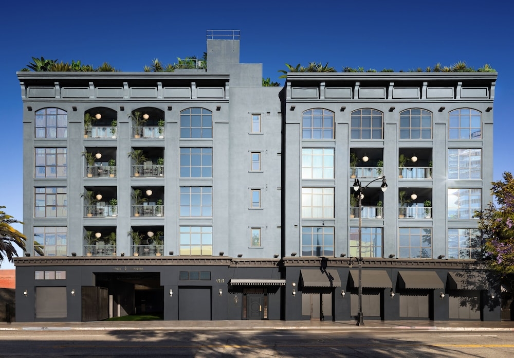 숙박 시설 정면