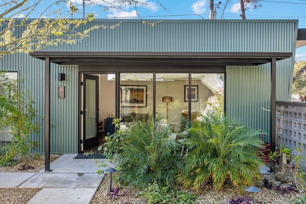 숙박 시설 정면