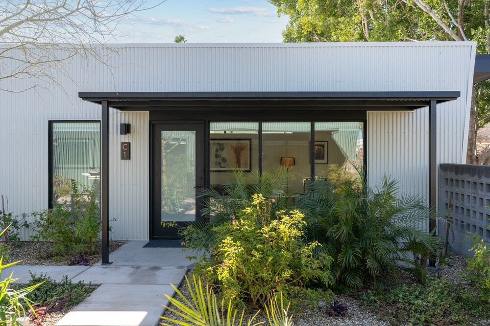 숙박 시설 정면