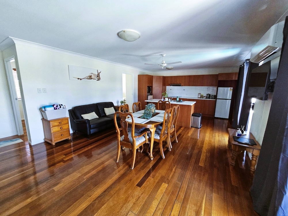 객실 내 식사 공간