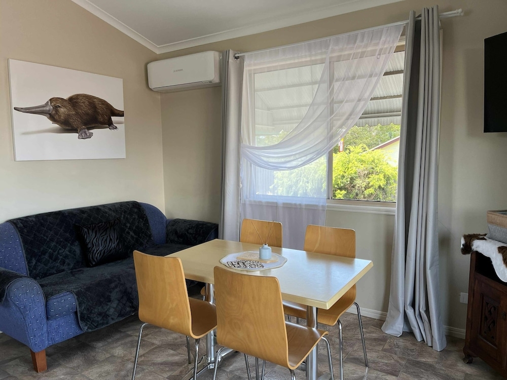 객실 내 식사 공간