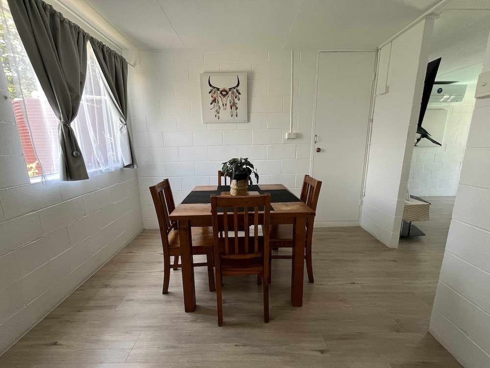 객실 내 식사 공간