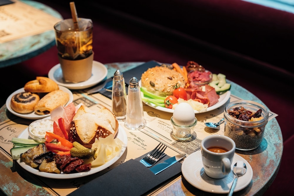 뷔페 아침 식사