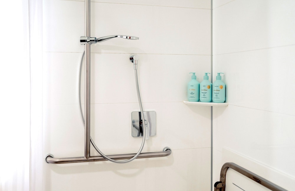 장애인 지원 욕실