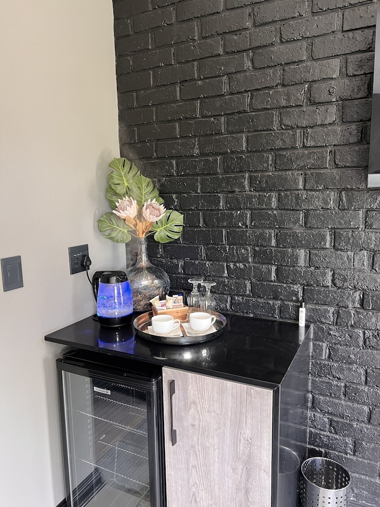 객실 내 식사 공간