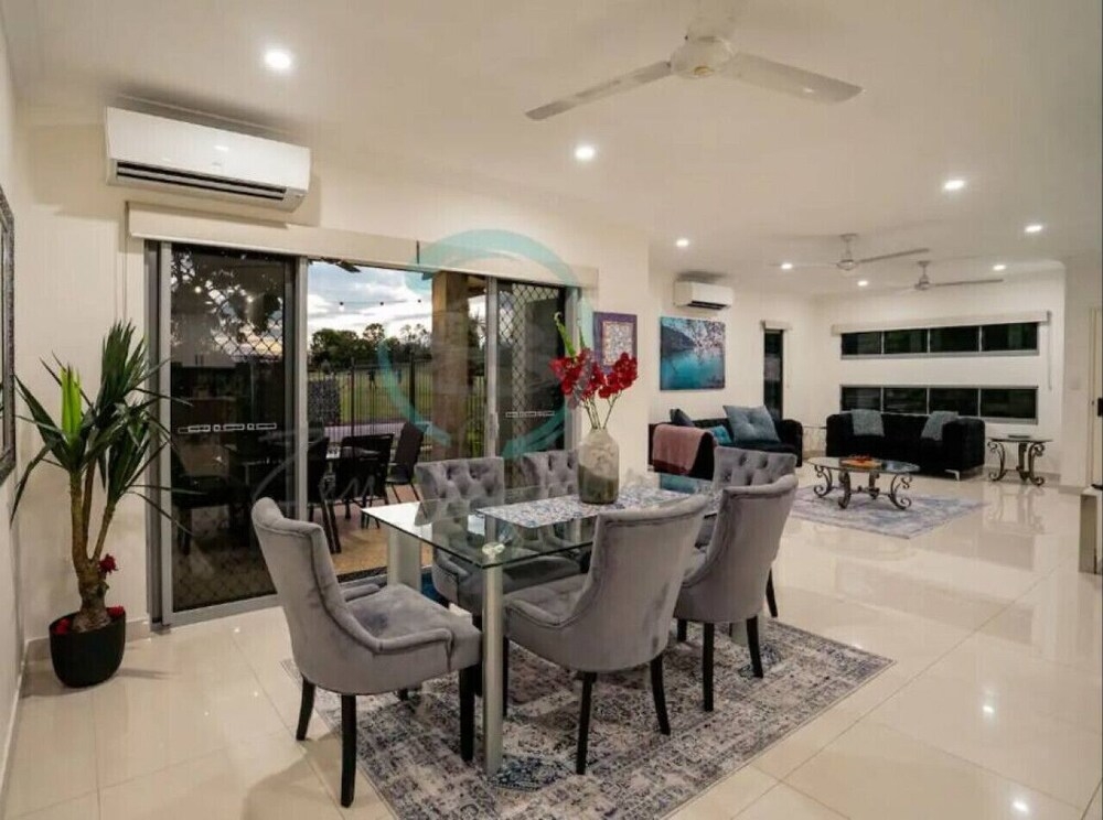 객실 내 식사 공간