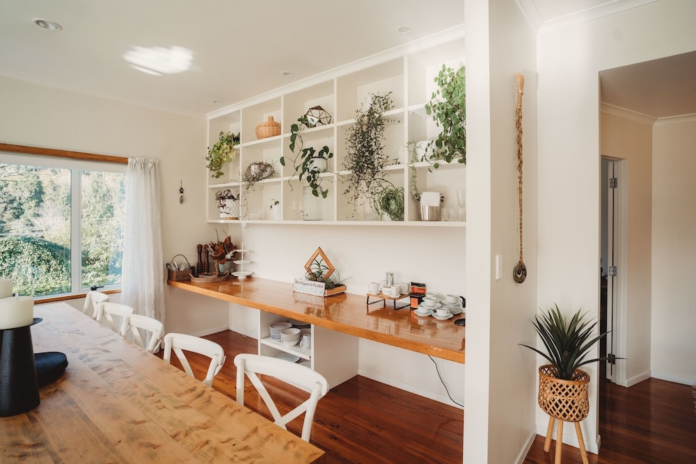 객실 내 식사 공간