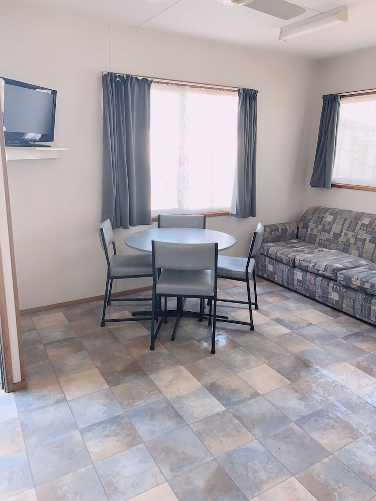 객실 내 식사 공간