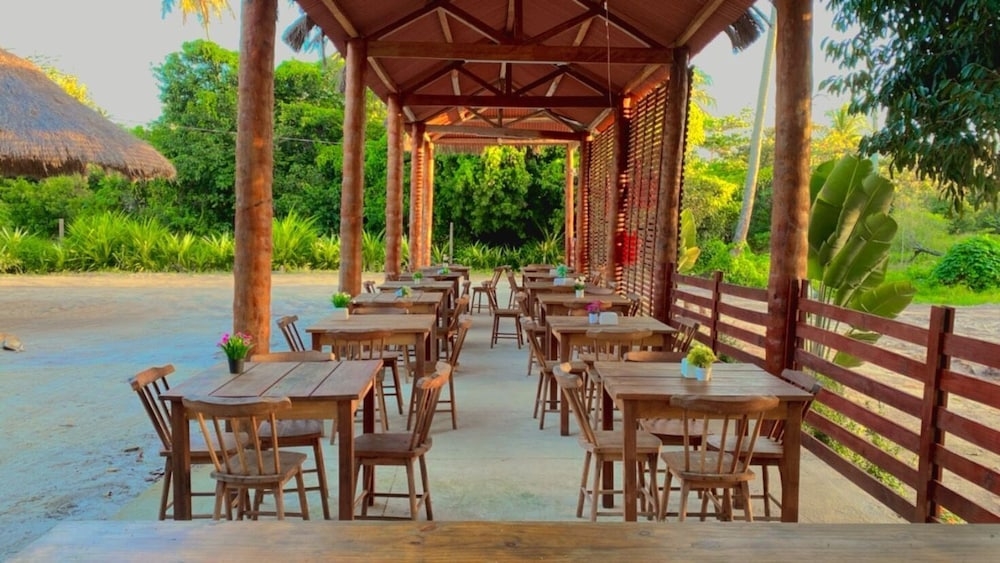 객실 내 식사 공간