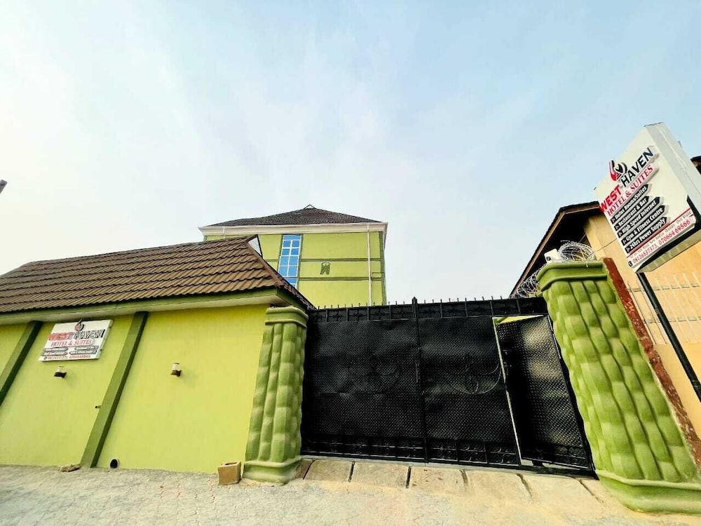 숙박 시설 정면