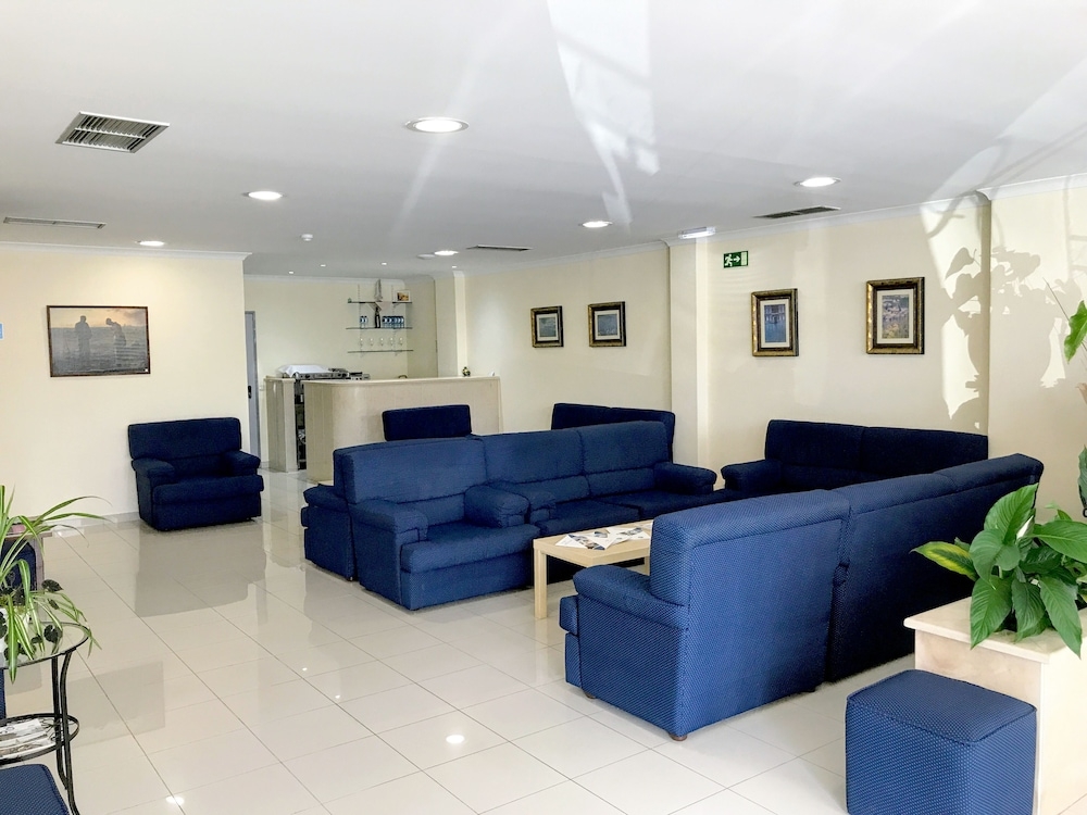 로비 좌석 공간