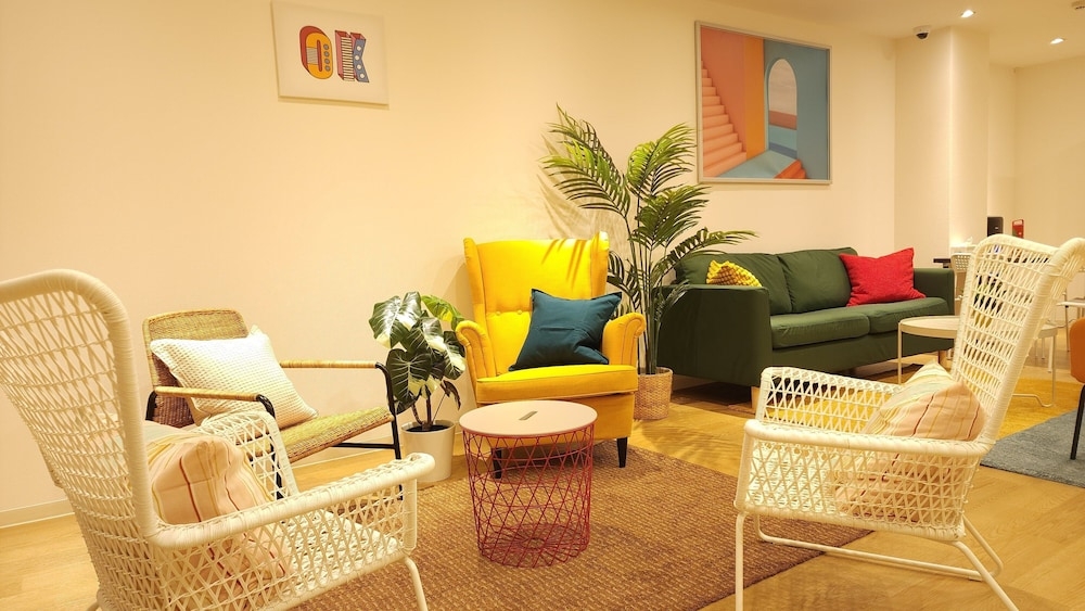 로비 좌석 공간