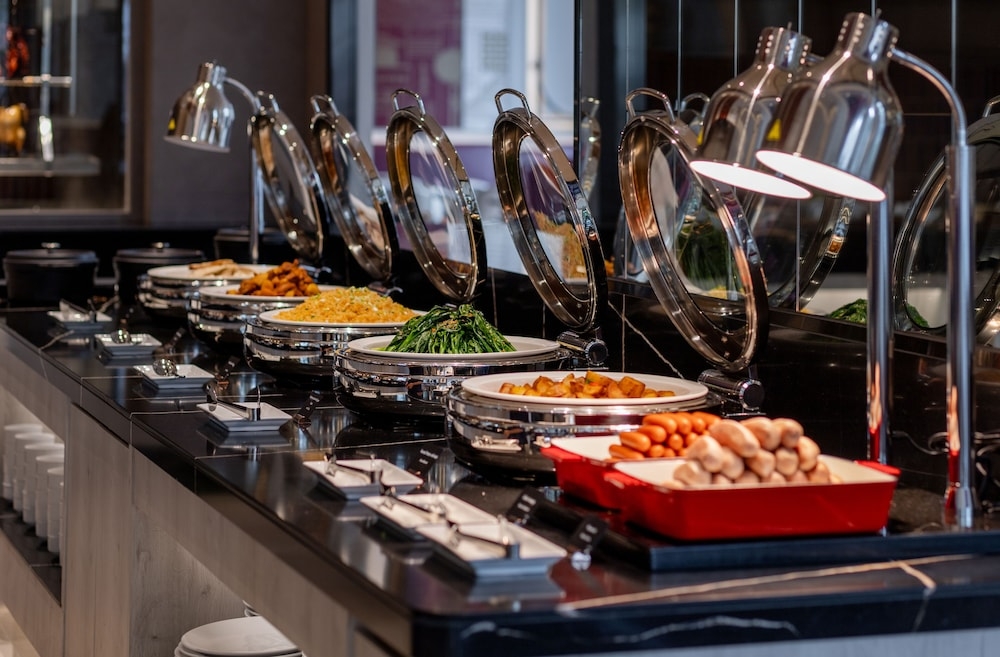 뷔페 아침 식사