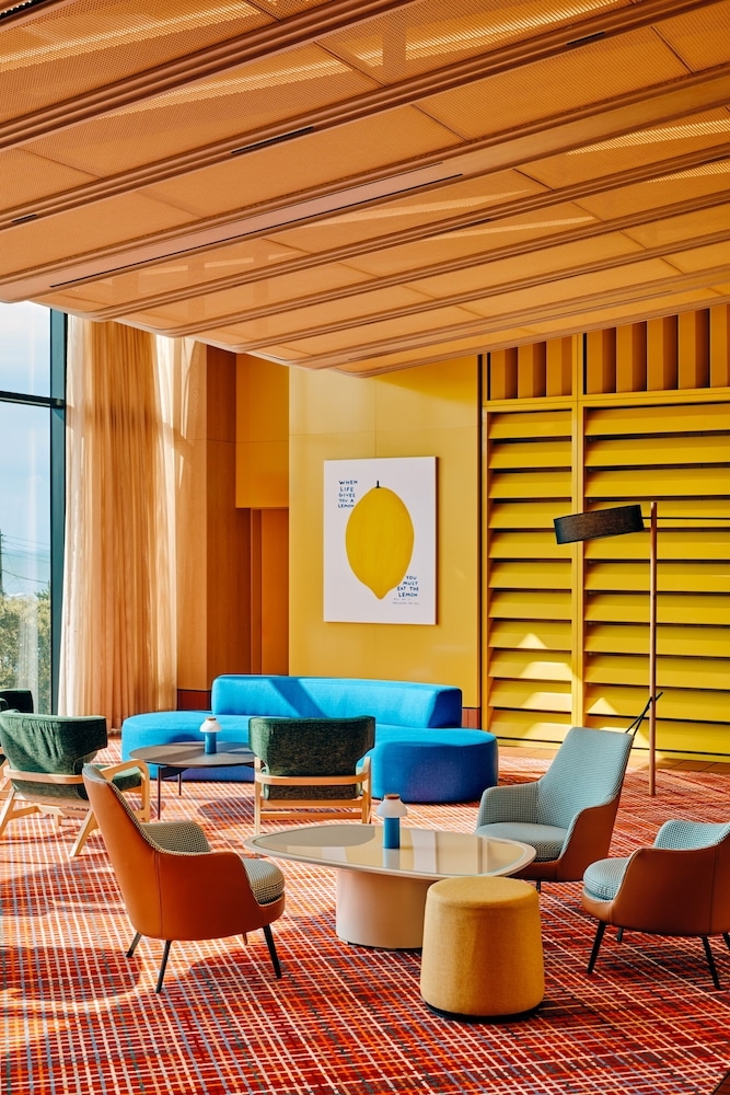 로비 좌석 공간