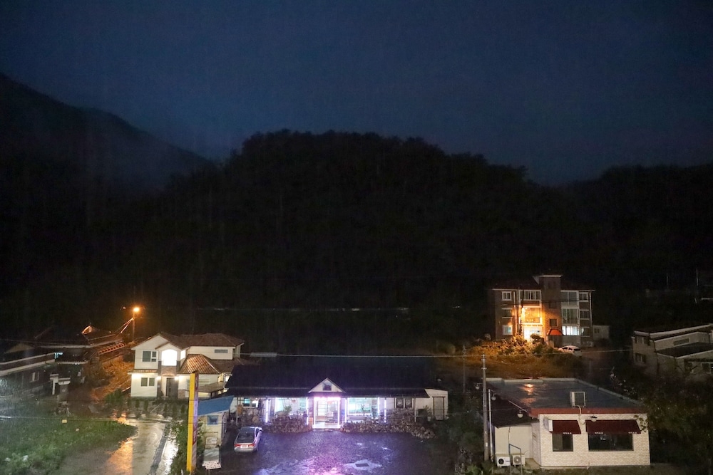 숙박 시설에서 보는 주변 전망