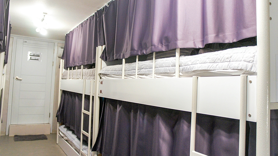 여성 8인 도미토리