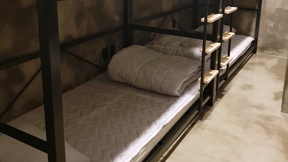 남자도미토리 8인실